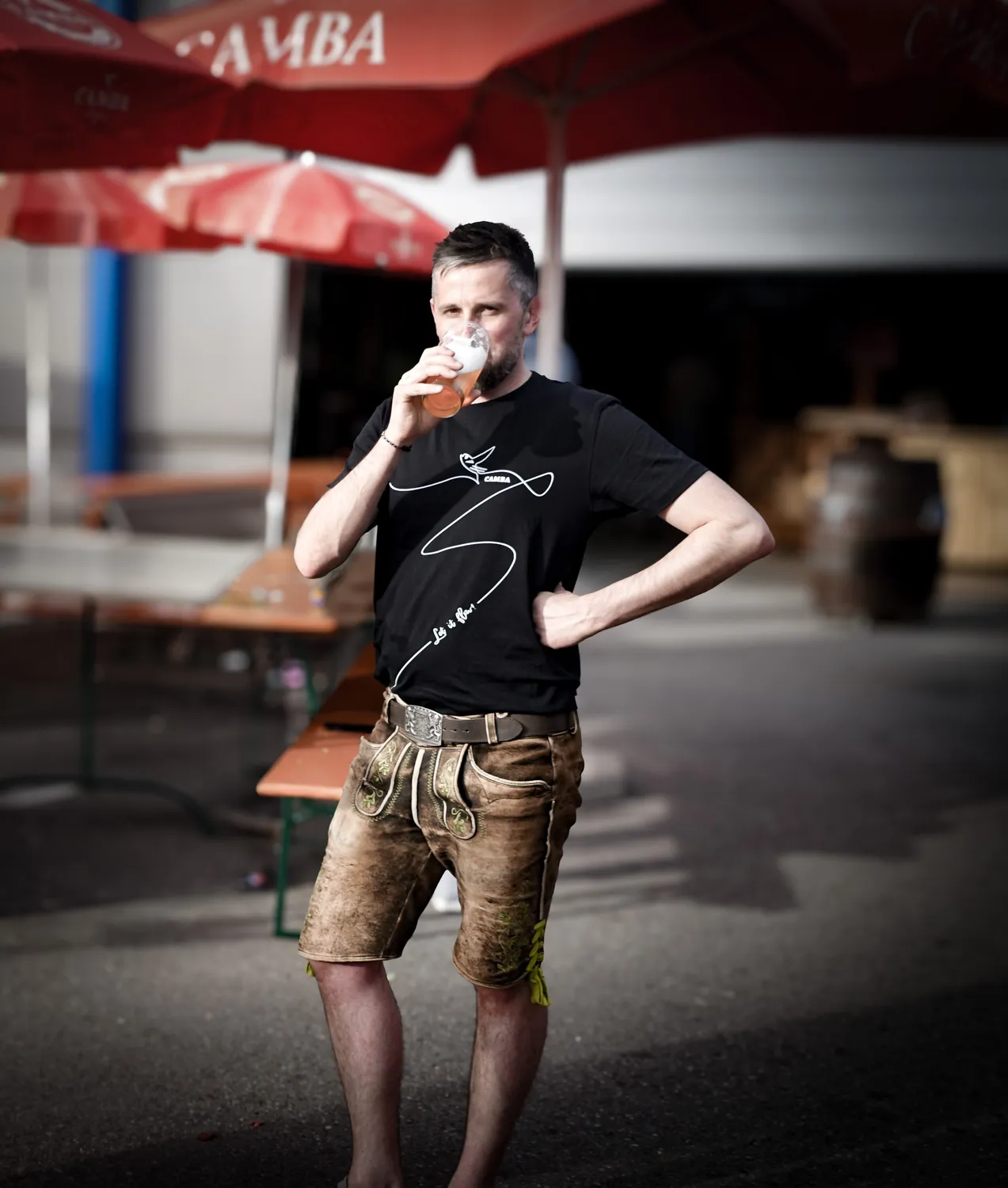 Camba Design T-Shirt Marineblau Schwarz weißer Druck